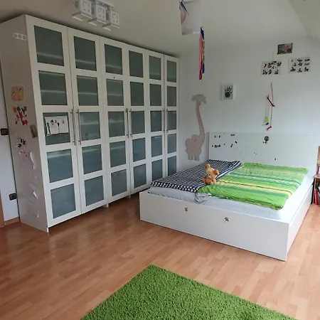 Modernes Einfamilienhaus Mit Garten, 4,5-zimmern In Vollausstattung Zur Alleinnutzung In Ruhiger Lage, Grill, Sauna, 3 Schlafzimmern, 4 Betten, Kamin Und 2 Baedern ホテル ヴィッテン