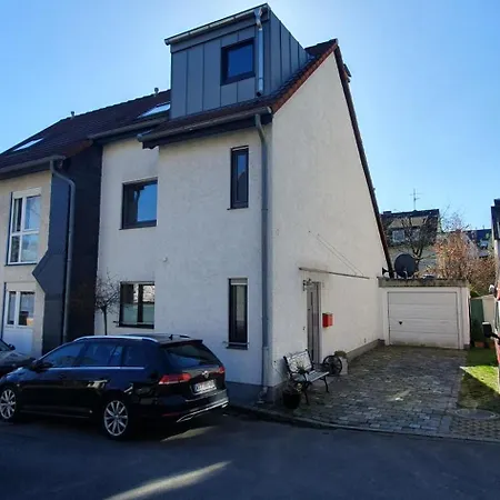 ホテル Modernes Einfamilienhaus Mit Garten, 4,5-zimmern In Vollausstattung Zur Alleinnutzung In Ruhiger Lage, Grill, Sauna, 3 Schlafzimmern, 4 Betten, Kamin Und 2 Baedern ヴィッテン