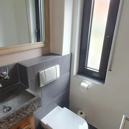 Modernes Einfamilienhaus Mit Garten, 4,5-zimmern In Vollausstattung Zur Alleinnutzung In Ruhiger Lage, Grill, Sauna, 3 Schlafzimmern, 4 Betten, Kamin Und 2 Baedern ホテル *
