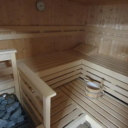 Modernes Einfamilienhaus Mit Garten, 4,5-zimmern In Vollausstattung Zur Alleinnutzung In Ruhiger Lage, Grill, Sauna, 3 Schlafzimmern, 4 Betten, Kamin Und 2 Baedern ホテル ヴィッテン
