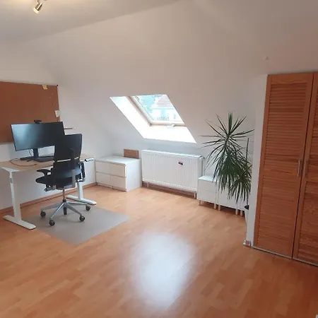 Modernes Einfamilienhaus Mit Garten, 4,5-zimmern In Vollausstattung Zur Alleinnutzung In Ruhiger Lage, Grill, Sauna, 3 Schlafzimmern, 4 Betten, Kamin Und 2 Baedern ホテル *